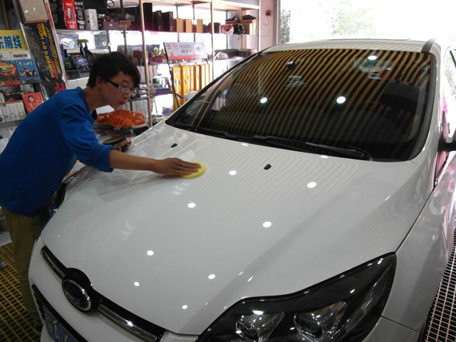汽车美容打蜡效果讲解,汽车美容打蜡镀晶等比较