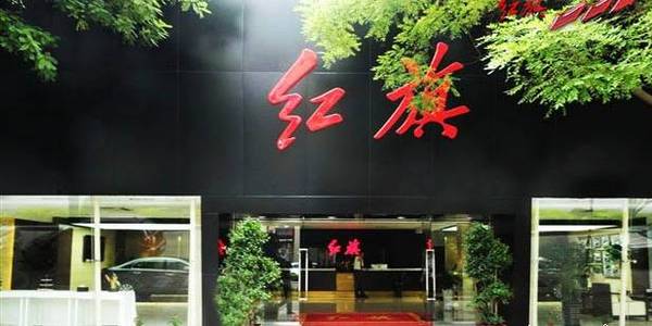 在这里，百万级别的奔驰宝马都是渣渣，这才是北京最牛的一条街