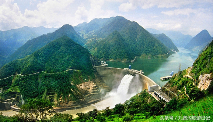 这里是中国阳光花城，被誉为“花是一座城，城是一朵花”