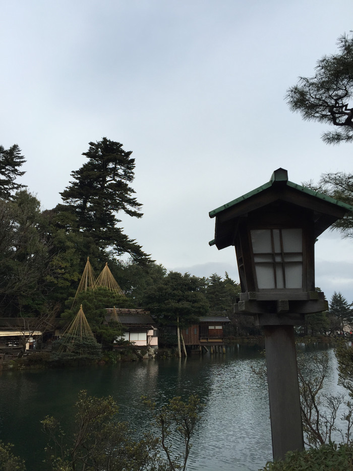 日本的冬天依旧色彩绚烂,冬季日本的冰雪阳光