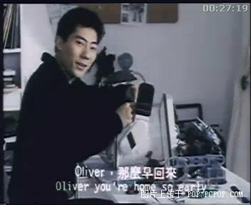 他饰《少林足球》魔鬼队九号，少林武僧出身，任深圳公安武术教头