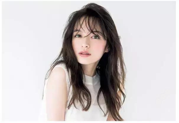 刘海又短又丑怎么才能把刘海消失,怎么度过刘海尴尬期刘海太短