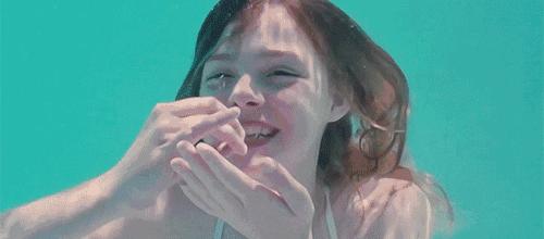 19岁爆红好莱坞女星,好莱坞巨星戛纳电影节红毯