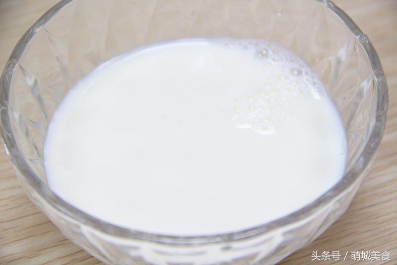 咬起来脆啵啵，嘎吱嘎吱的猫耳朵连婆婆都说好吃