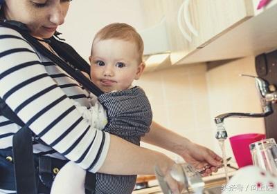 婴儿车背带扣怎么系,婴儿车背带怎么安装