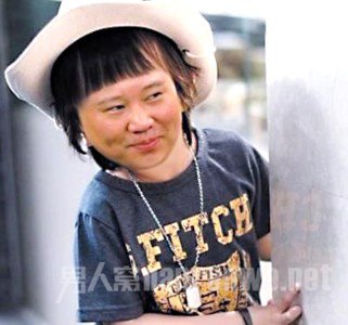 十条笑话：阎王爷：武大郎，你的帽子还没摘下来