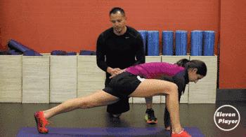 足球训练后拉伸放松,足球动态拉伸八个动作名称