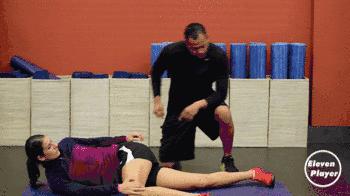 足球运动员健身的训练方法,足球拉伸训练100个经典动作