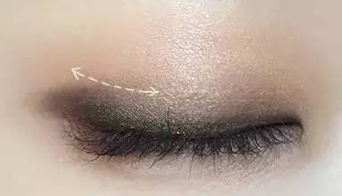 画眼线老是花怎么办,画眼线容易晕怎么办