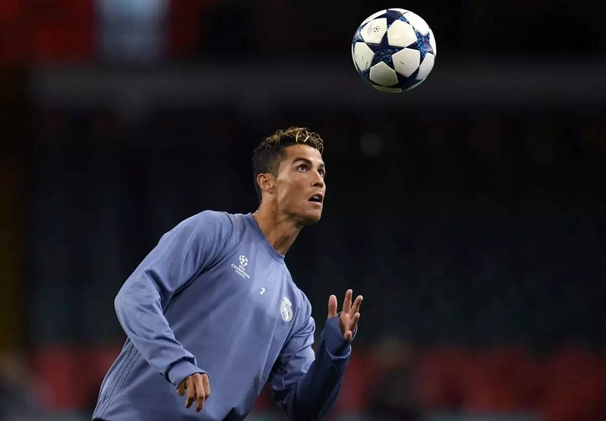 卡西利亚斯谈梅西夺冠,卡西利亚斯专访天下足球