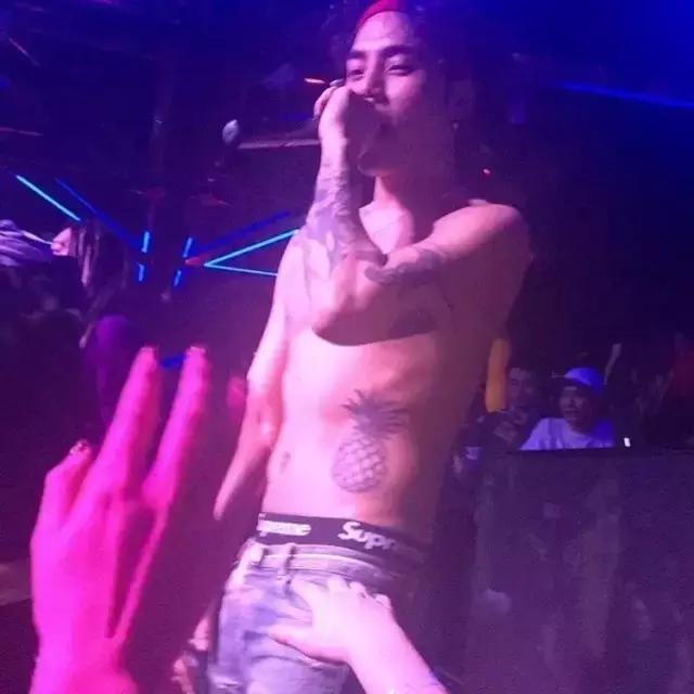 头条｜除了GD，他才是韩国嘻哈圈最会穿衣男人！