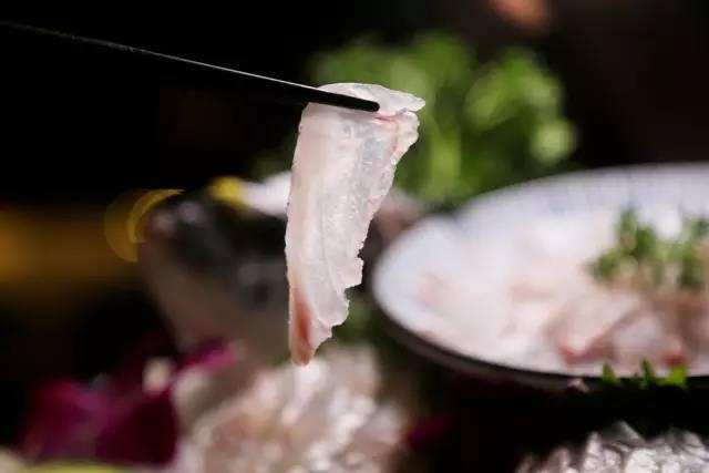 所有的美好都藏在不经意间,日式顶级活造刺身料理等你来寻味!