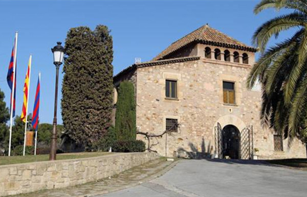 世纪青训,拉玛西亚是足坛最强的青训营吗