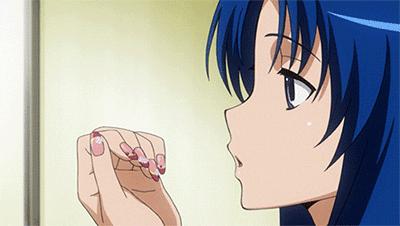 除了美腻的小裙子和发色外，指甲也要colorful！