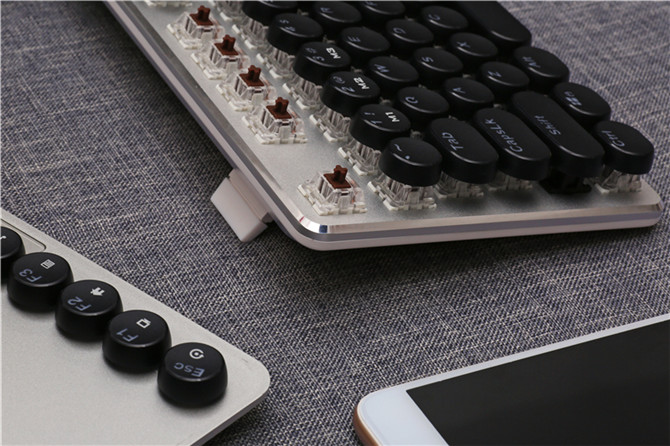 腹灵GT104S二代机键盘圆形键帽，手感一样的好