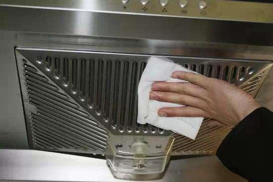 油烟机清洗家政教程全过程视频,厨房油烟机污垢怎么清理