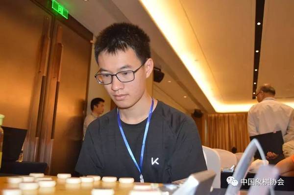 高琪杯首日冷门迭爆名将纷纷落马00后全胜领先