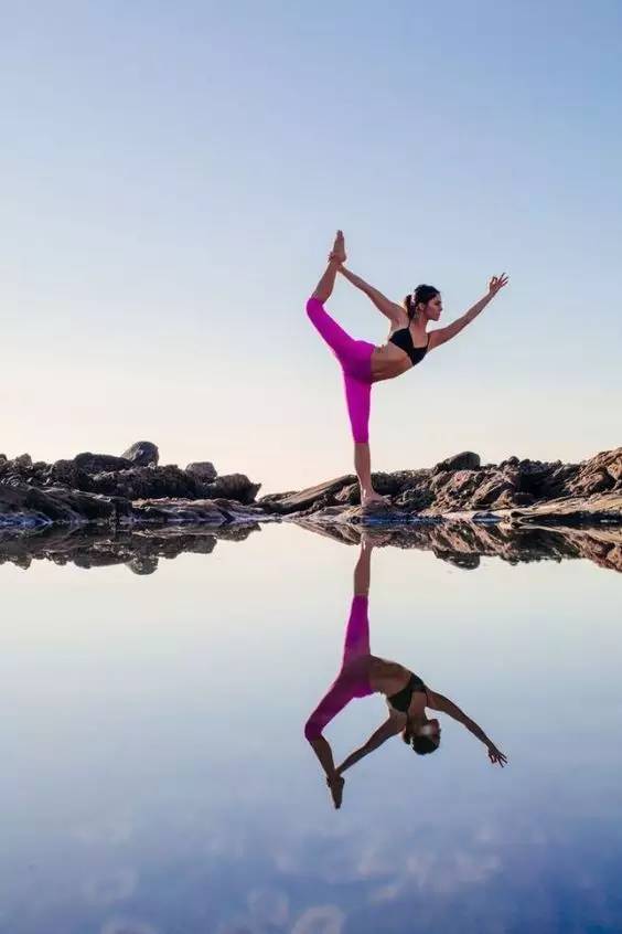 露腰露腿的季节到了瑜伽练起来,因为遇见你我遇见了更好的自己