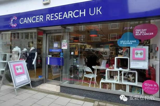 还在拼命叫醒你的衣柜？这个英国妞靠它发家致富了