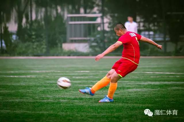 投资理财更要投资健康—友信宝足球俱乐部