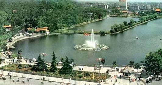 「悦读」写给荆州80后：白天陪孩子，晚上我们一起翻开自己的童年相册吧