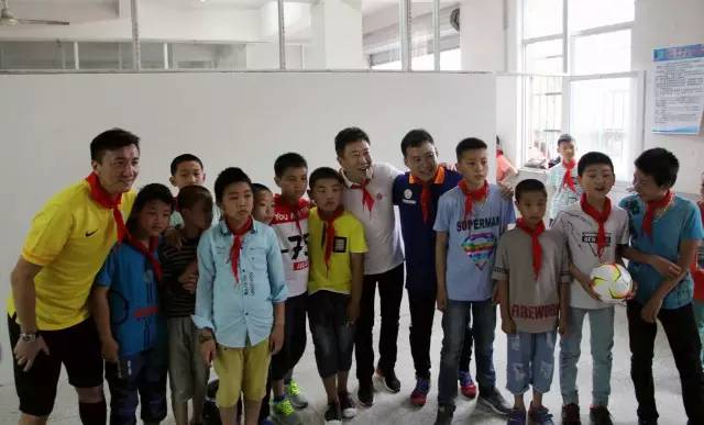 老师给孩子们过六一,小孩们过六一是怎么过的呢