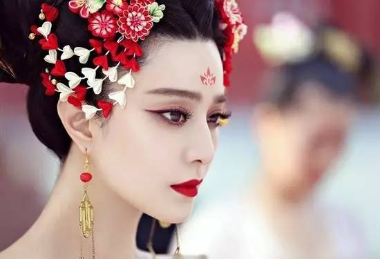 手残快速画眼线,画眼线不残的办法