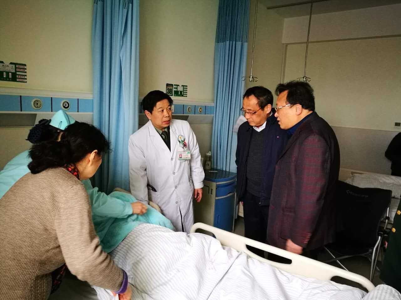 相丞：你一定要从371医院健康走出来，再接着当导演、当演员……