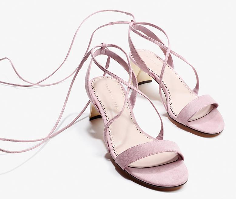 鞋柜必备这4双小白鞋百搭又时髦,鞋柜必备百搭又白菜的鞋