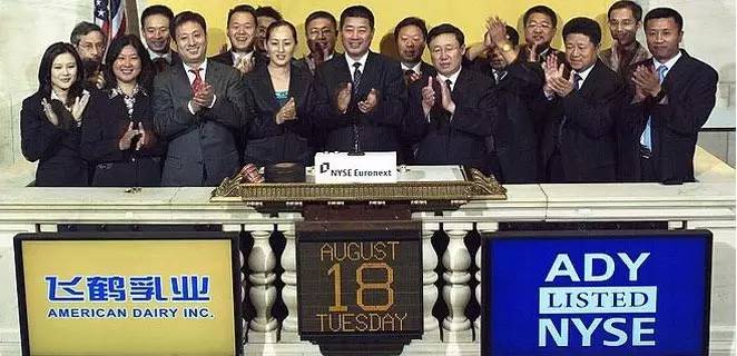 霸气！东北硬汉让国产奶粉在美国刷屏！1年狂卖46亿，还上了华尔街头条！