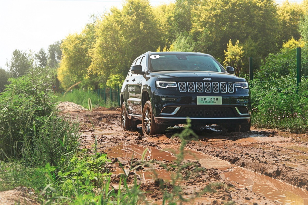 史上最豪华的jeep大切诺基,jeep百万大切诺基