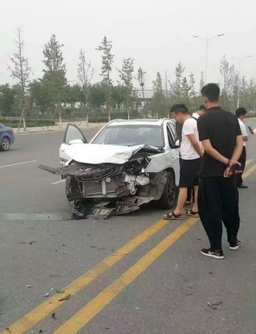 吉利帝豪rs碰撞测试视频,吉利帝豪出车祸安全气囊没打开