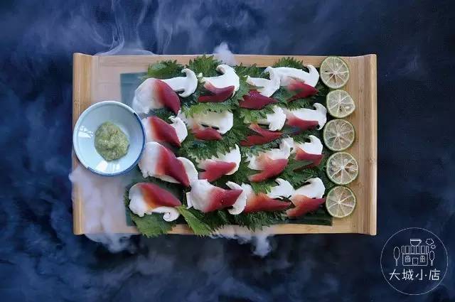 吃菌子中毒的小人是什么样子,吃菌子看见的小人是真实存在的吗