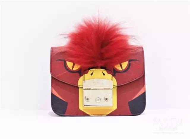 带“大象”上街，牵“骆驼”溜马路！有没人管呀？