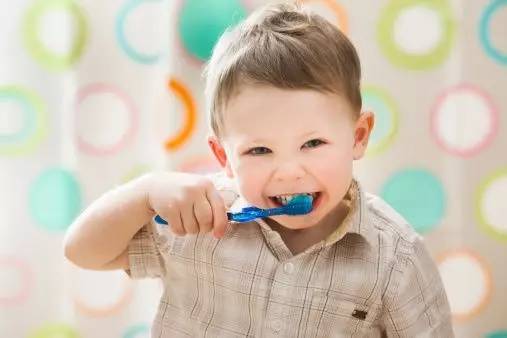 洗牙牙斑清除全过程,用哪种牙膏可以去牙斑