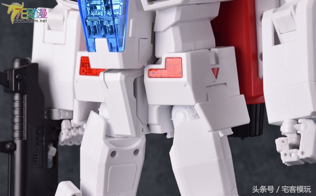 变形金刚3atoys大黄蜂,变形金刚淘宝擎天柱天火套装测评