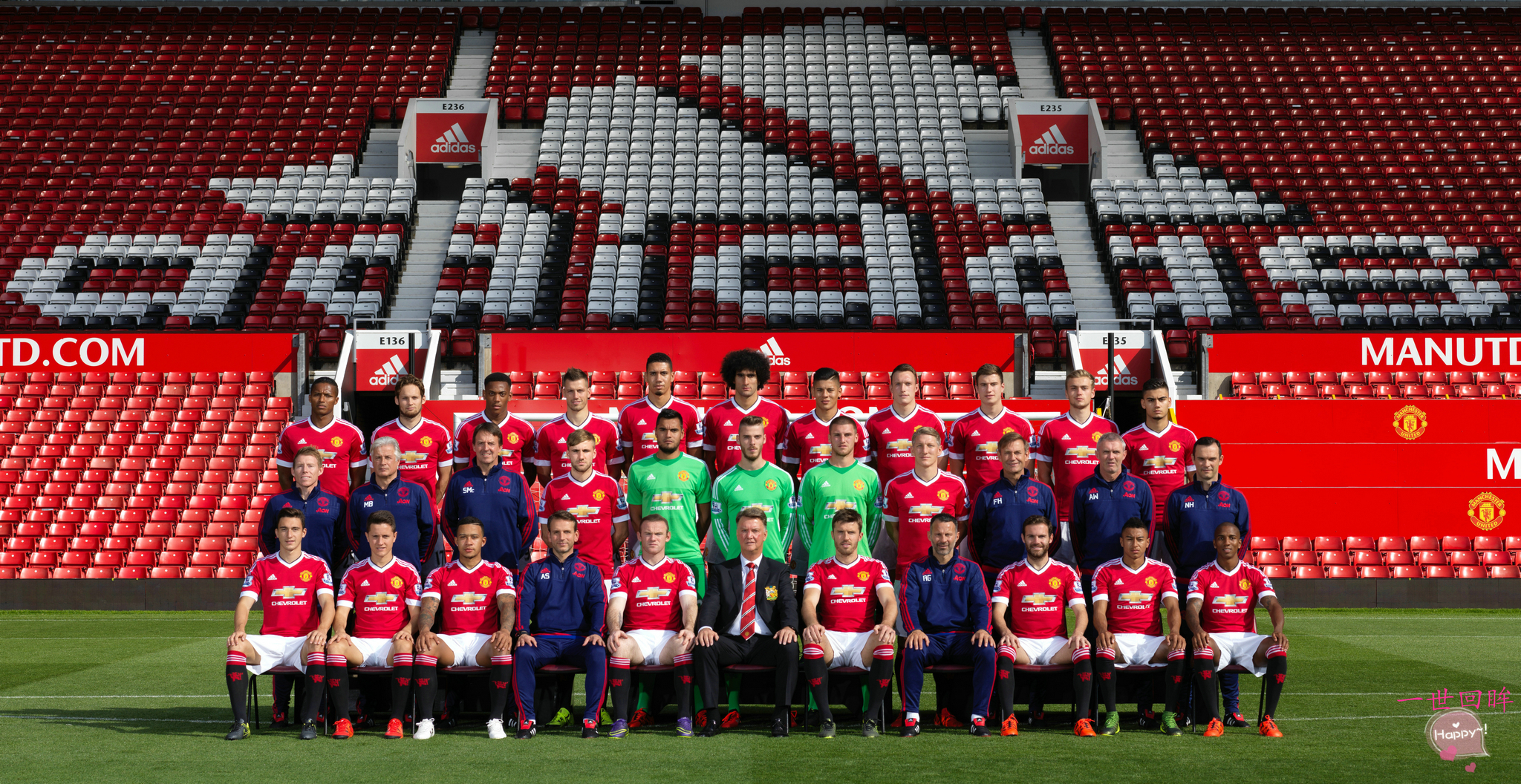 曼联哈格里夫斯全家福,曼联99年三冠王全家福