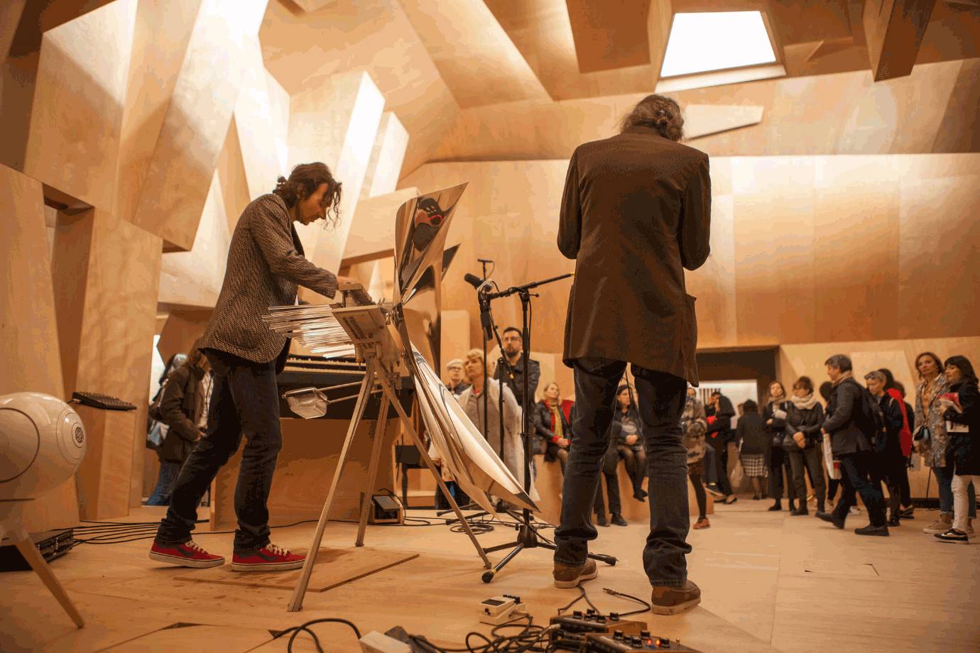 把录音棚搬到威尼斯双年展,办了一场全世界都能听到的音乐会