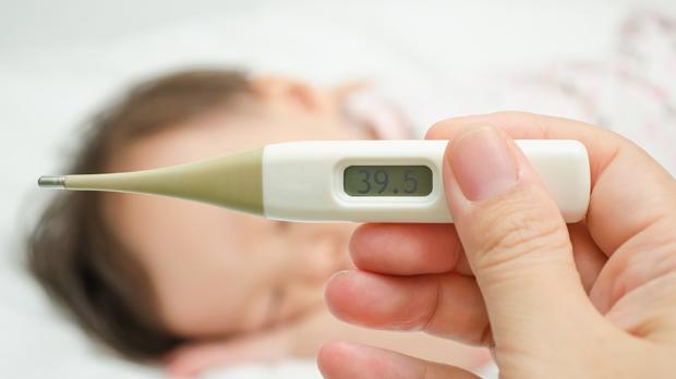 孩子发烧38度要不要去医院,10个月宝宝发烧38度3要吃退烧药吗