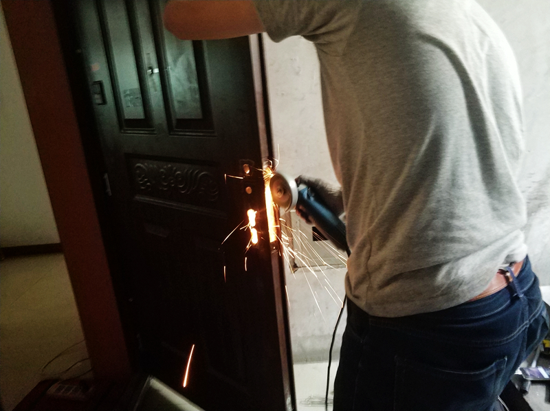 出门忘带钥匙烦恼更换指纹锁,怎样克服出门忘锁门忘关灯