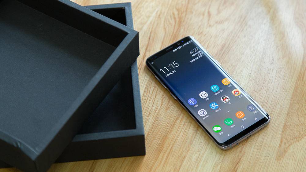 三星s8是第一个全面屏手机吗,三星s8现在的性能怎么样