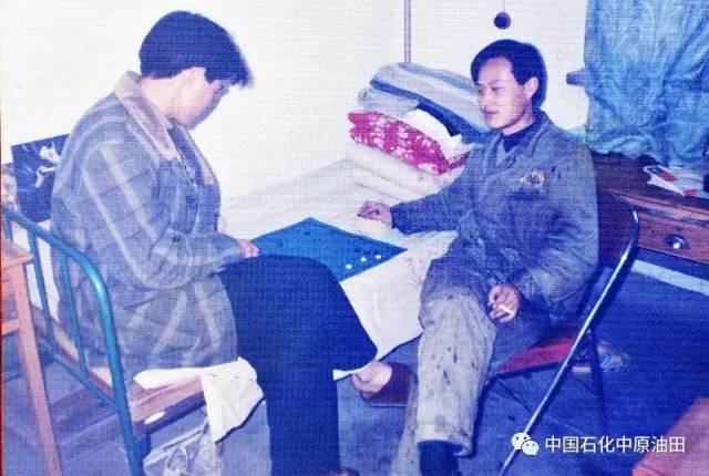 油田老照片,曾经有上万人居住的地方