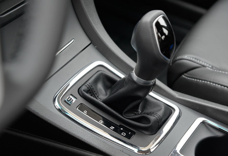 吉利帝豪长安逸动艾瑞泽5哪个好,纠结帝豪和迈巴赫