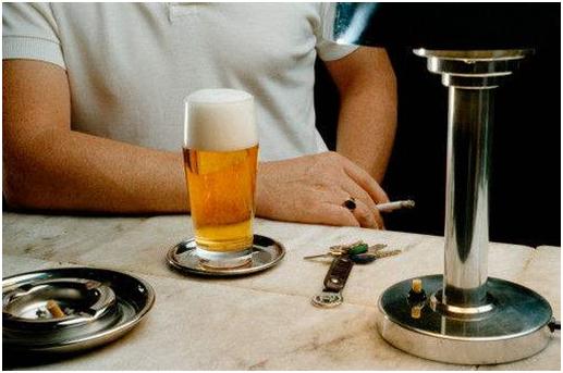 抽烟胃隐隐作痛,胃隐隐的痛跟吸烟有关系吗