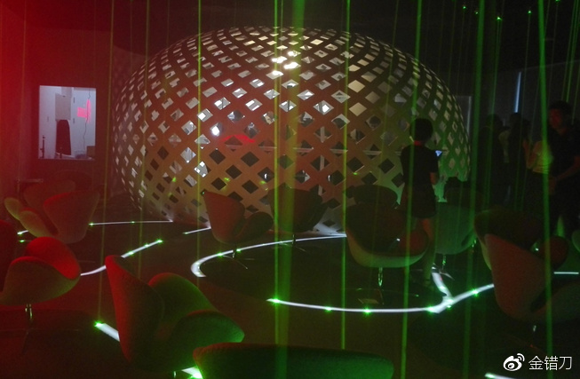 实体店也“蹭”科技热点！国美建了全球首家专业VR影院，不卖门票图啥