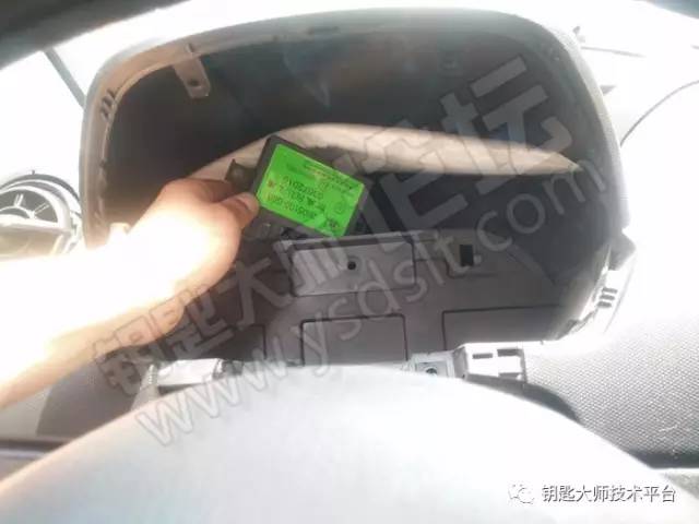 长城m4钥匙换电池图解,长城m4钥匙怎么拆