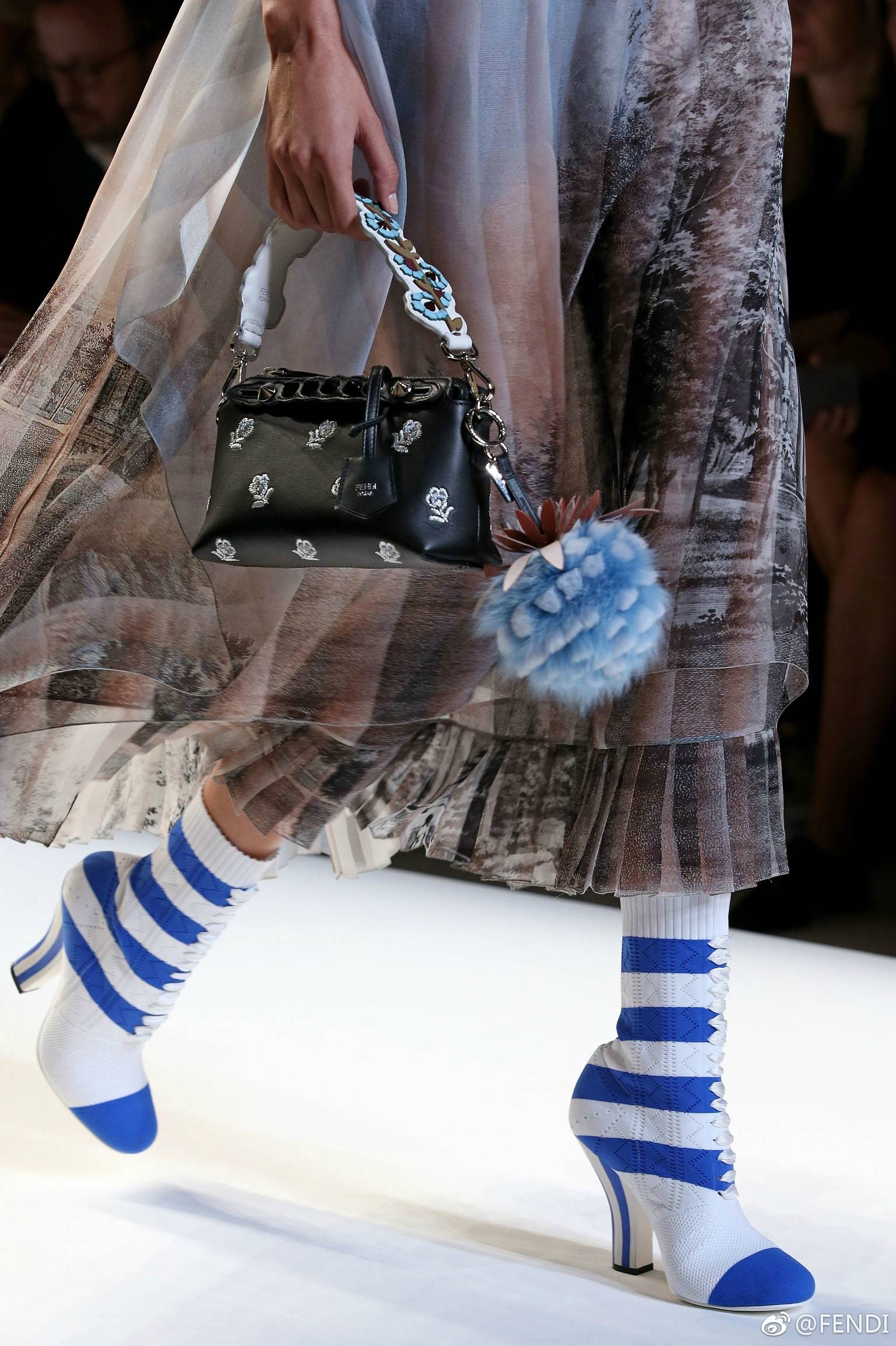 王嘉尔和fendi的关系,王嘉尔跟fendi解约了吗