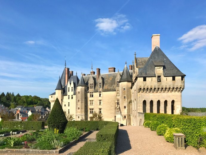 卢瓦尔河城堡简介,卢瓦尔河谷城堡位置在哪里