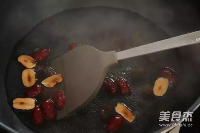 献血后补血吃什么食物最好最快,献血后吃什么食物最容易补血