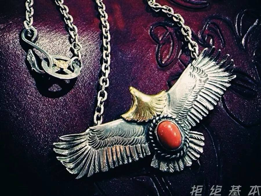 管他是羽毛还是叶子，一块银坨子凭什么比金还贵？